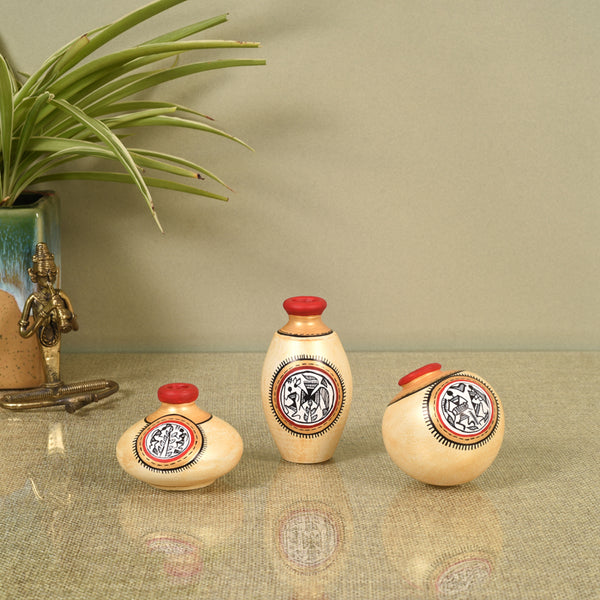 Buy Binya Earthy Vase - Set Of Three Vase from Vaaree