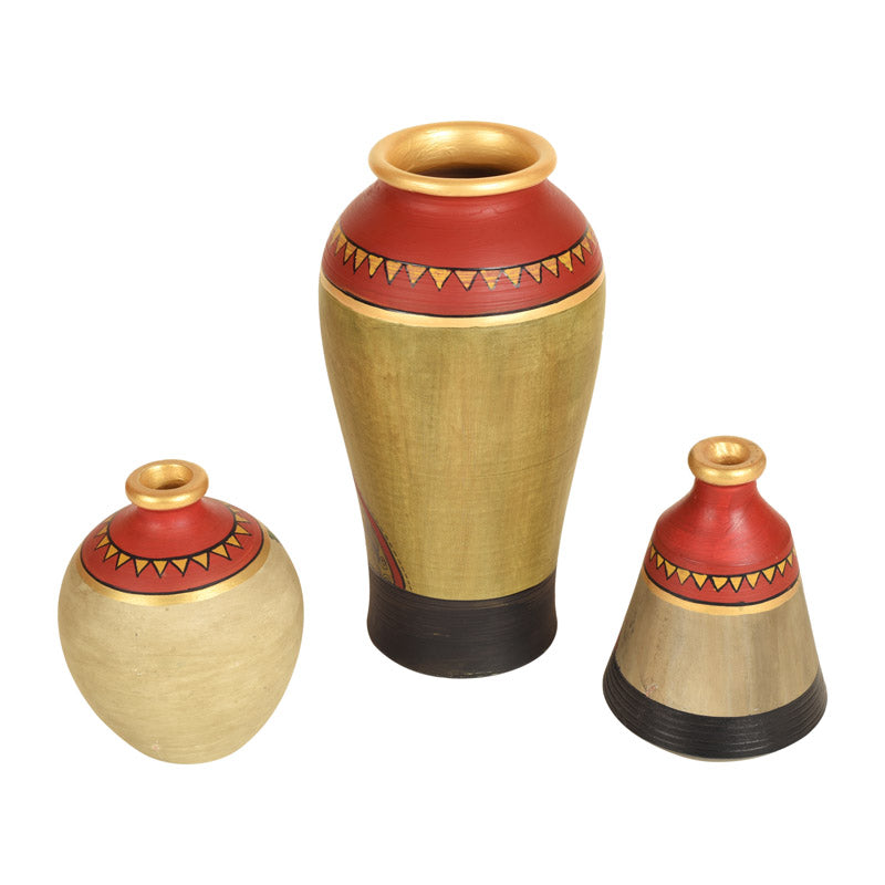 Buy Rade Terracotta Vase - Three Piece Set Vase from Vaaree