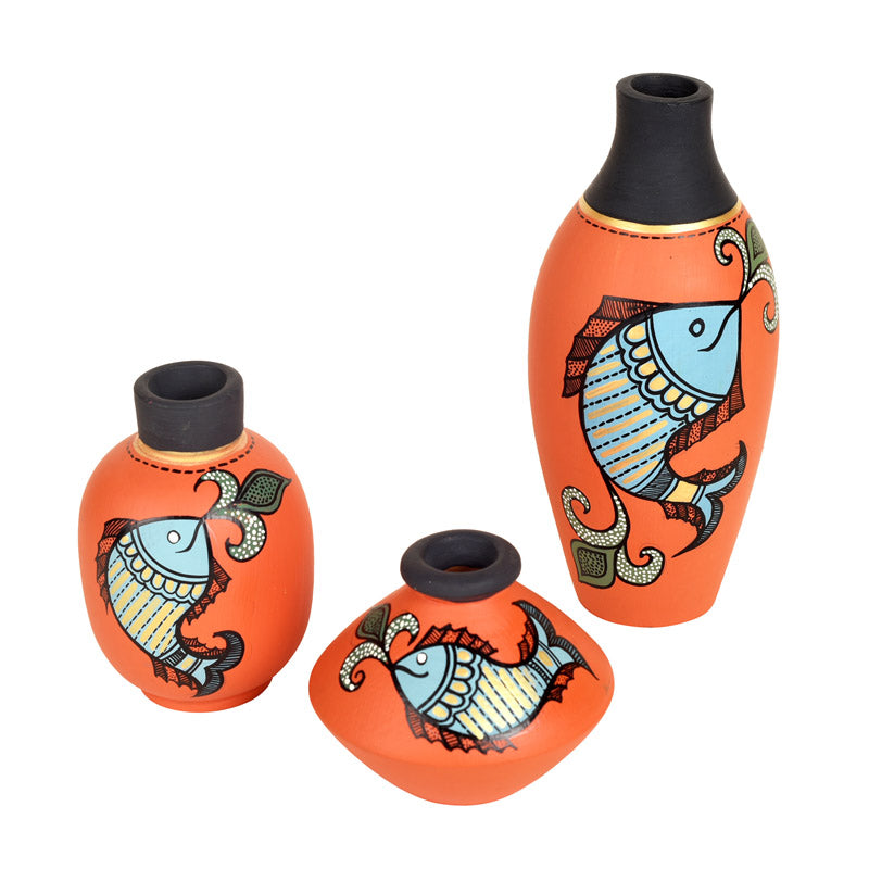 Buy Durrah Machli Terracotta Vase - Three Piece Set Vase from Vaaree