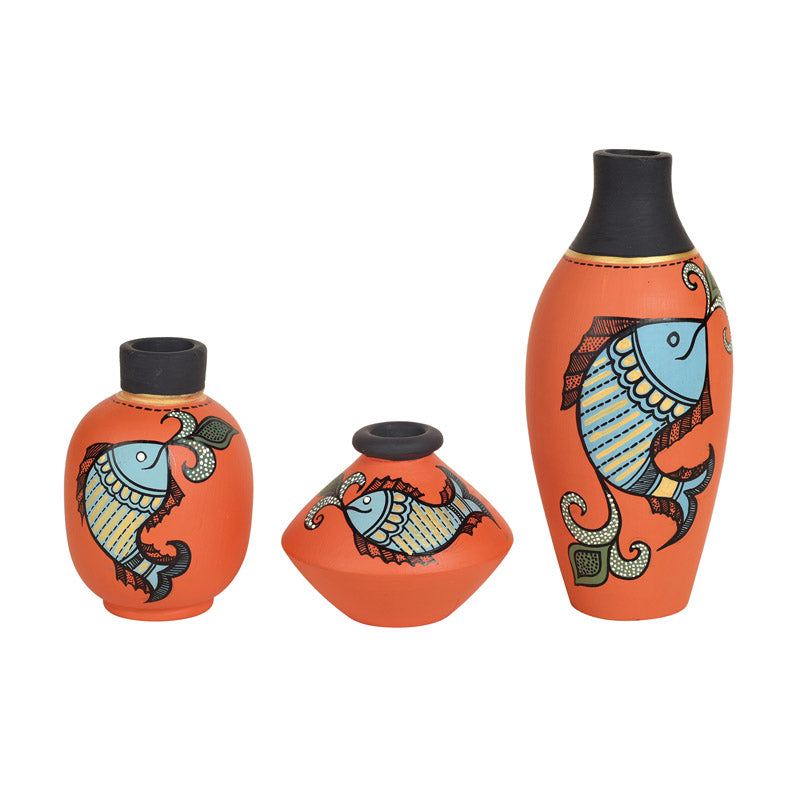 Buy Durrah Machli Terracotta Vase - Three Piece Set Vase from Vaaree