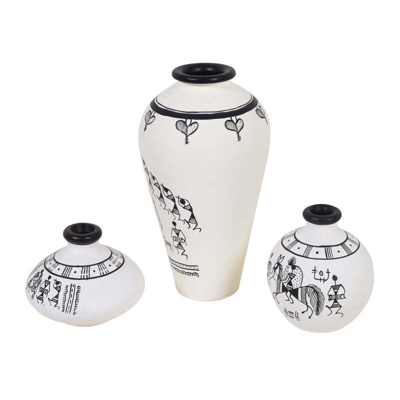 Buy Mikasa Terracotta Vase - Set Of Three Vase from Vaaree