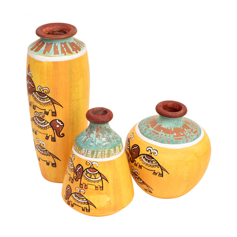 Buy Zia Terracotta Vase - Three Piece Set Vase from Vaaree