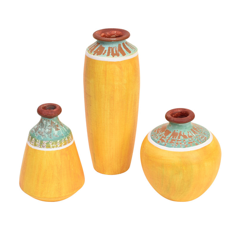 Buy Zia Terracotta Vase - Three Piece Set Vase from Vaaree