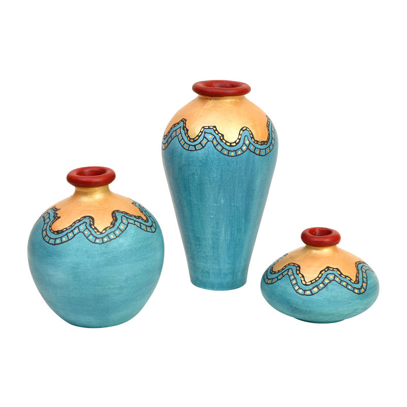 Buy Rianna Terracotta Vase - Three Piece Set Vase from Vaaree