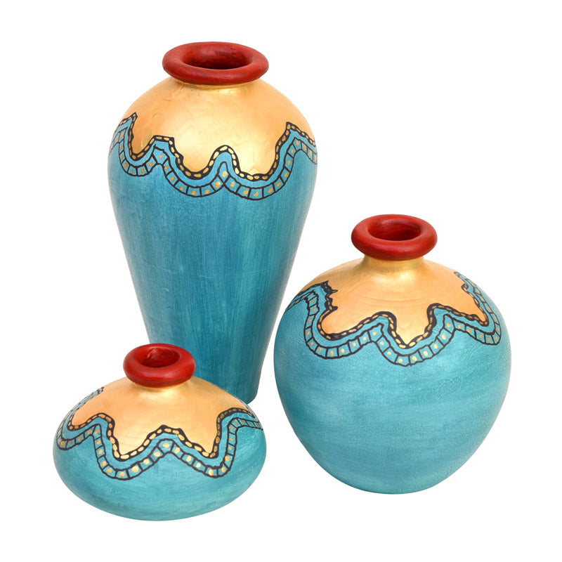 Buy Rianna Terracotta Vase - Three Piece Set Vase from Vaaree