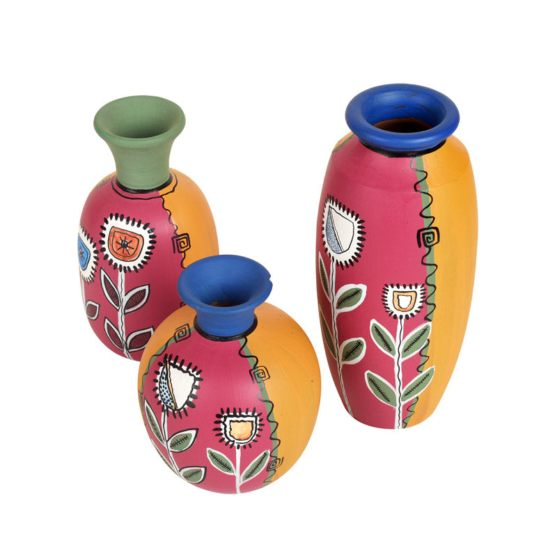 Buy Layan Flora Terracotta Vase - Three Piece Set Vase from Vaaree