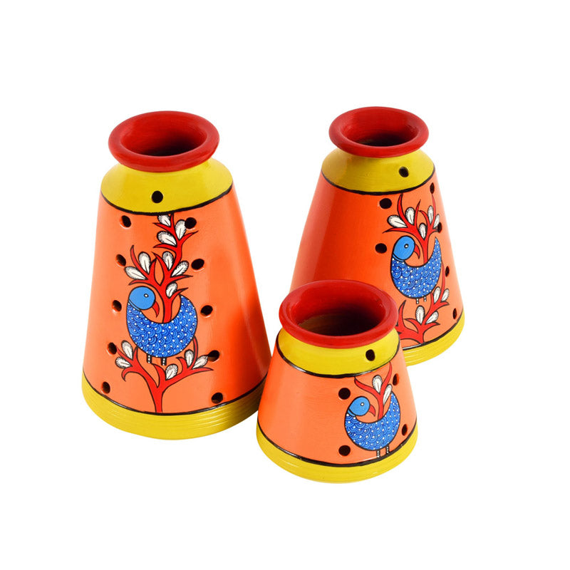 Buy Milha Terracotta Vase - Three Piece Set Vase from Vaaree