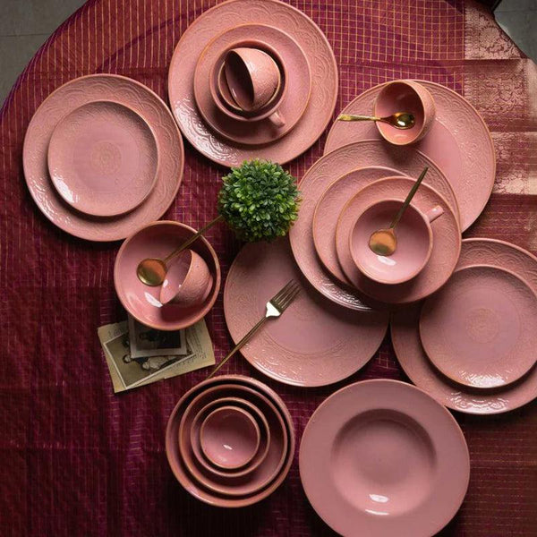 Buy Capito Handmade Dinner Set - Sixteen Piece Set Dinner Set from Vaaree