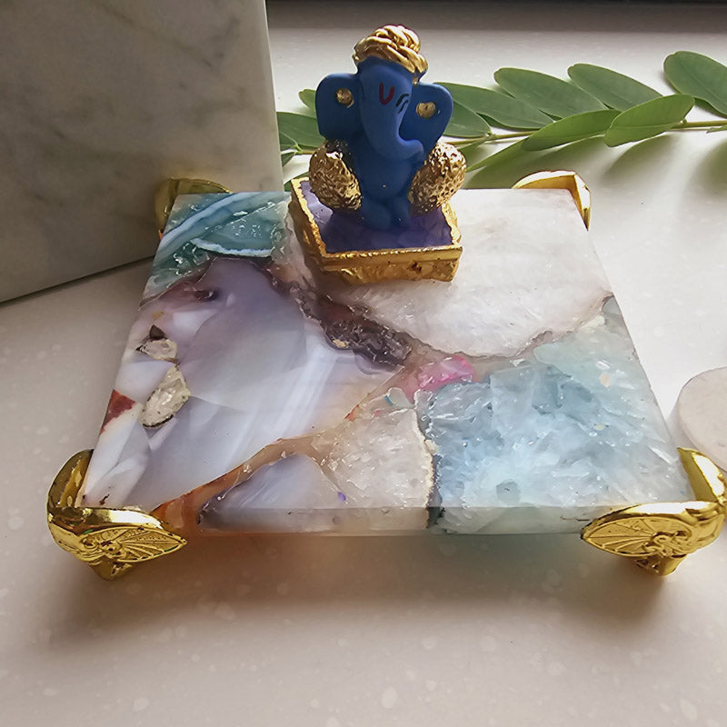 Buy Athviya Cobalt Ganesha Agate Gift Box Idols & Sets from Vaaree