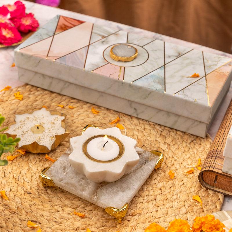 Buy Athviya Agate Gift Box - White Gift Box from Vaaree