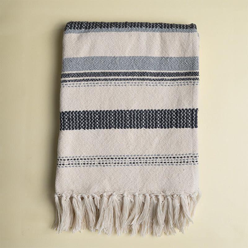 Buy Hygge Striped Throw at Vaaree online | Beautiful Throws to choose from