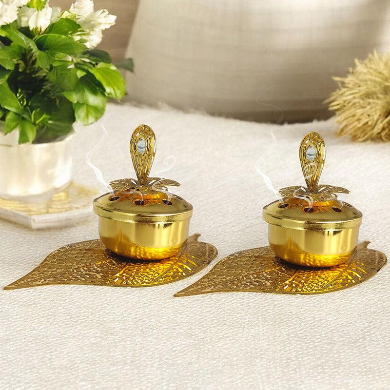 Buy Radha Festive Diffuser - Set Of Two Diffuser from Vaaree