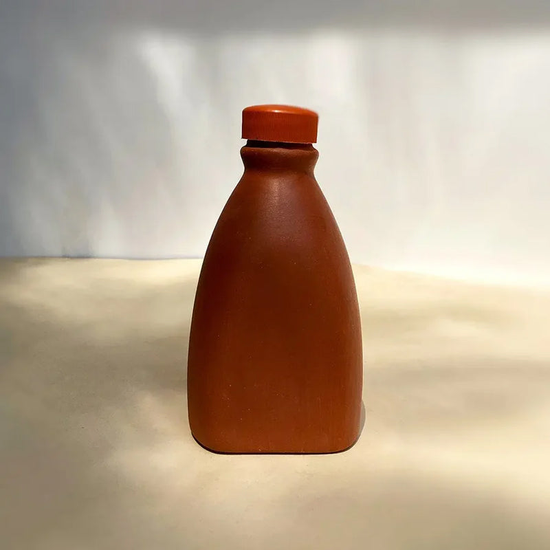 Buy Eisha Traingle Terracotta Bottle - 500 ML Bottle from Vaaree