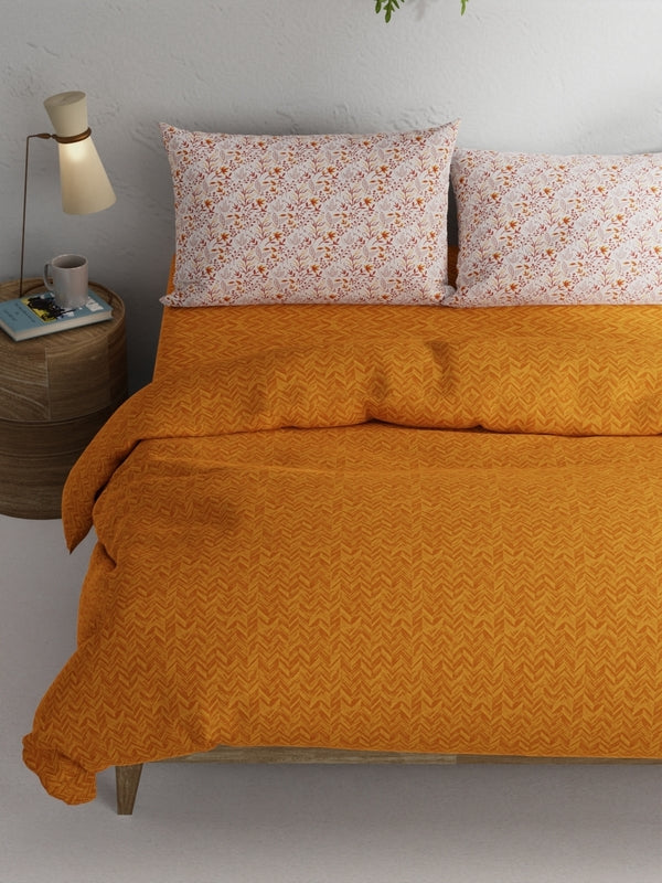 Buy Struan Floral Bedding Set - Orange Bedding Set from Vaaree