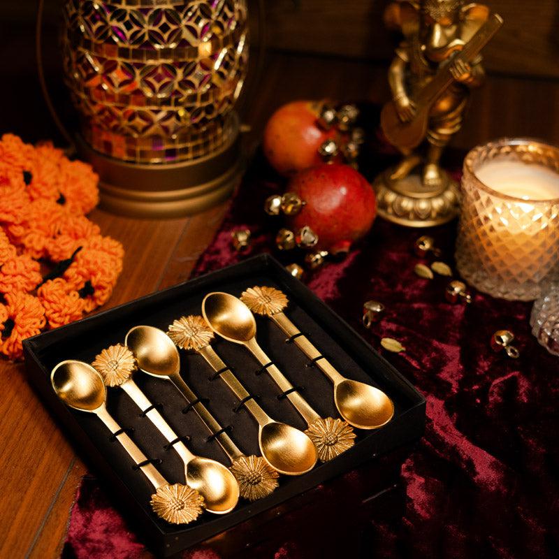 Buy Phool Cutlery Diwali Gift Box - Set Of Six Gift Box from Vaaree