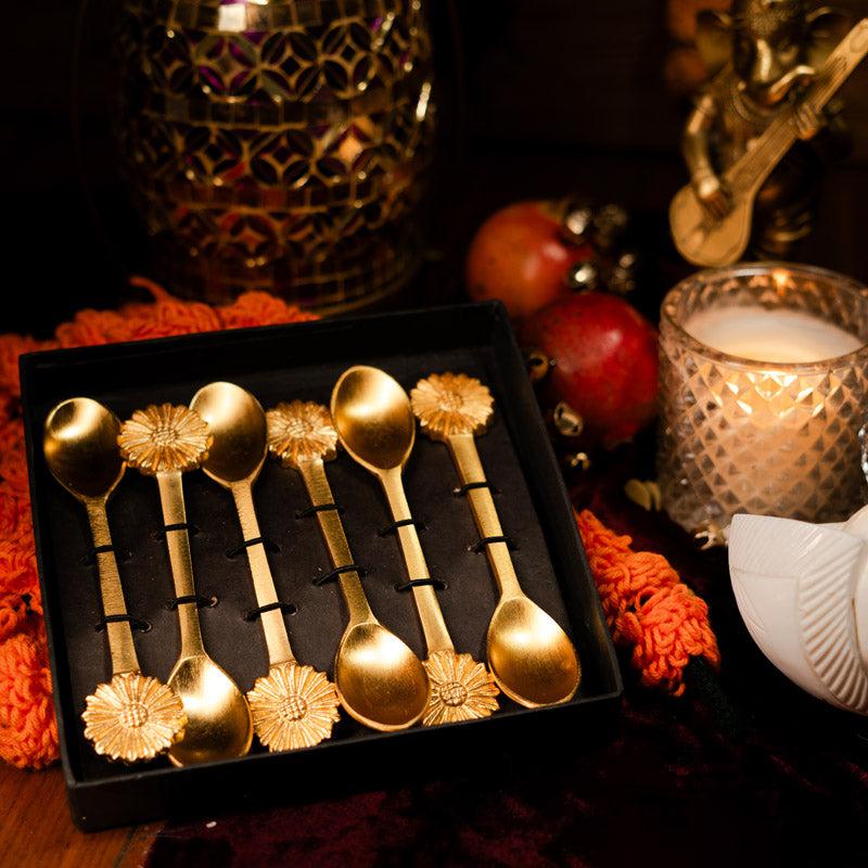 Buy Phool Cutlery Diwali Gift Box - Set Of Six Gift Box from Vaaree