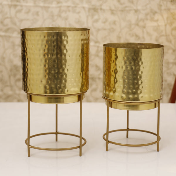 Buy Hemera Raagi Hammered Planter (Gold) - Set Of Two Pots & Planters from Vaaree