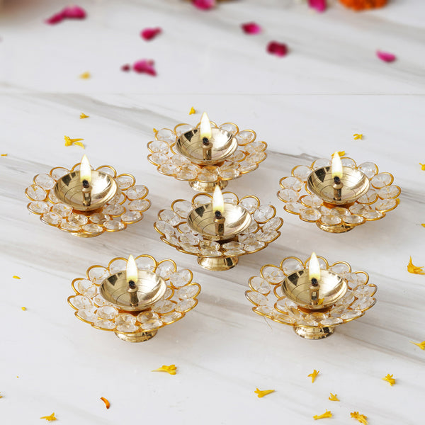 Buy Vintara Festive Diya - Set Of Six Diyas from Vaaree