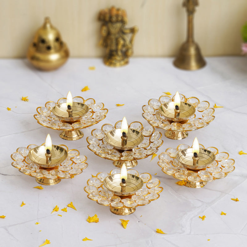 Buy Vintara Festive Diya - Set Of Six Diyas from Vaaree