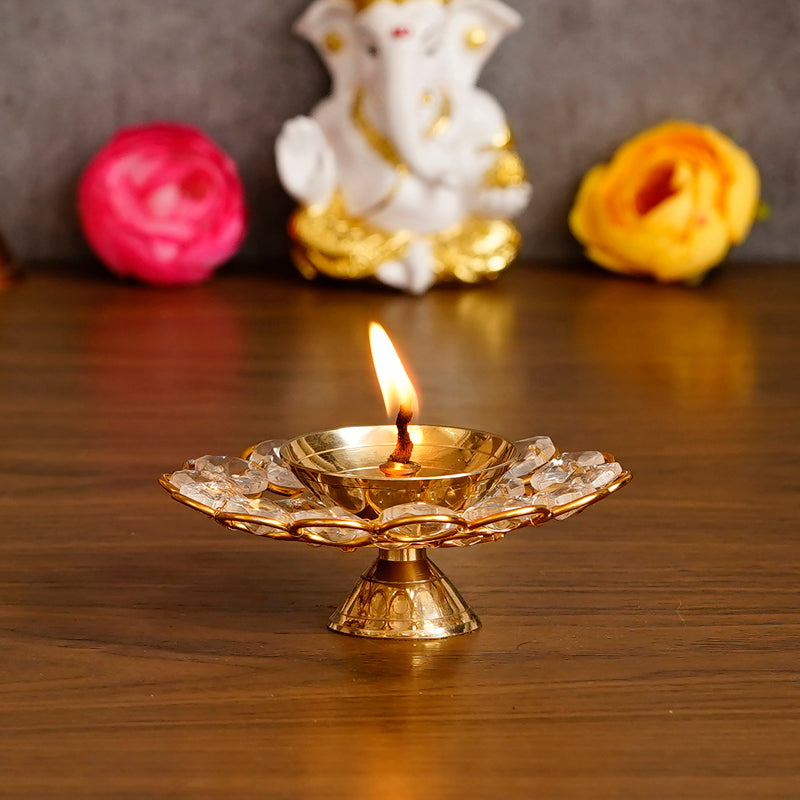 Buy Vintara Festive Diya - Set Of Six Diyas from Vaaree