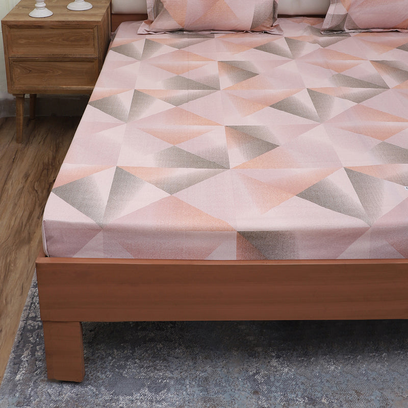 Buy Amay Geometric Bedsheet - Peach Bedsheets from Vaaree