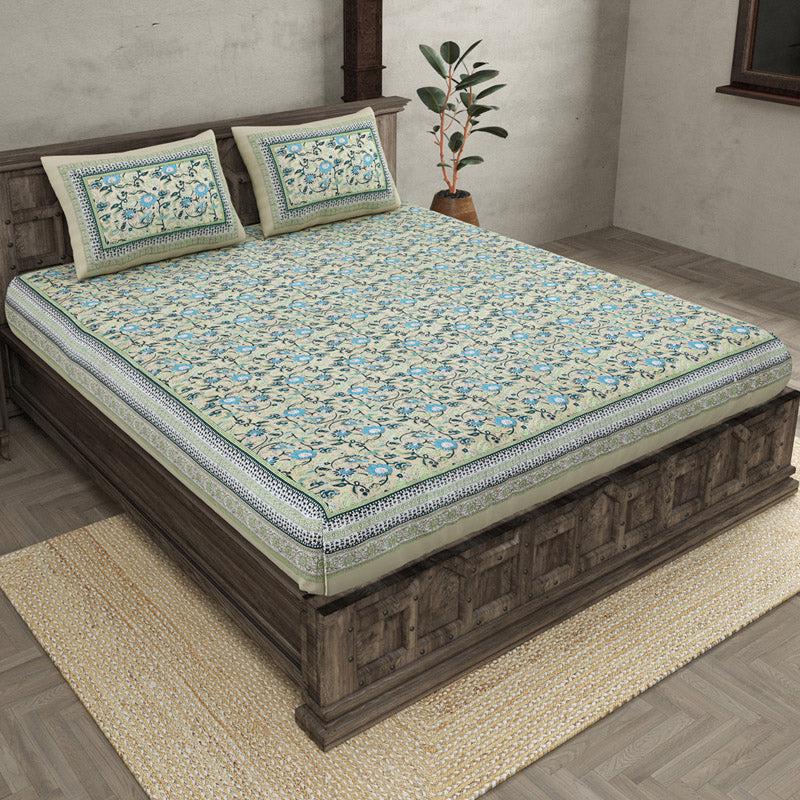 Buy Kaavika Printed Bedsheet - Green Bedsheets from Vaaree