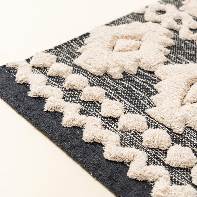 Buy Idva Cotton Tufted Rug Rugs from Vaaree