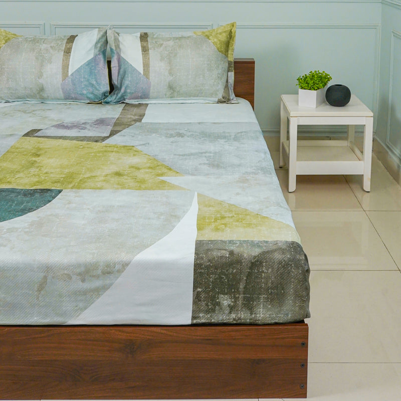 Buy Parigul Abstract Bedsheet - Green Bedsheets from Vaaree