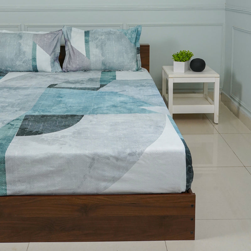 Buy Parigul Abstract Bedsheet - Blue Bedsheets from Vaaree