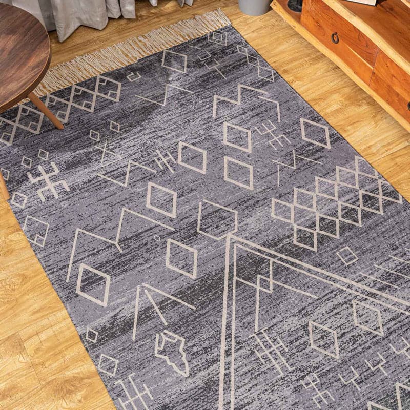 Buy Nitara Recycled Pet Rug Rugs from Vaaree