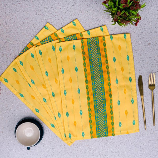 Buy Sambalpuri Elegance Placemat - Set Of Four Table Mats from Vaaree