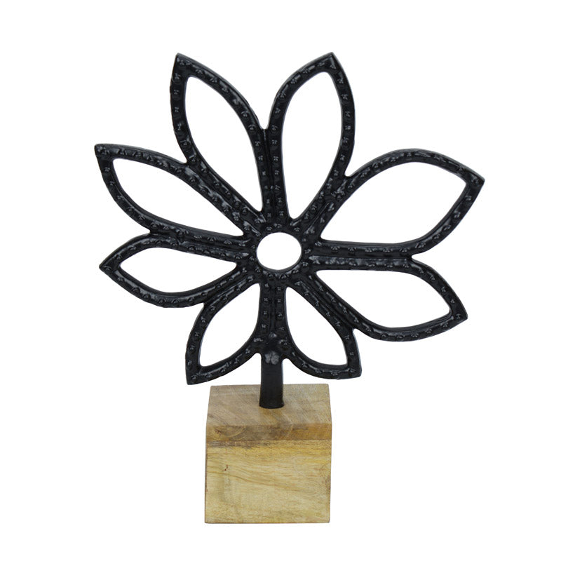 Buy The Leaf Lamino Showpiece - Black Showpieces from Vaaree