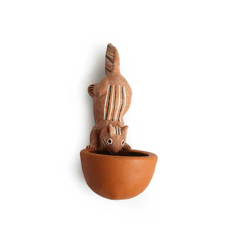 Buy Squirrel Squeak Wall Planter Pots & Planters from Vaaree