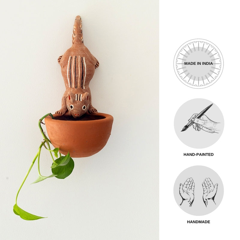 Buy Squirrel Squeak Wall Planter Pots & Planters from Vaaree