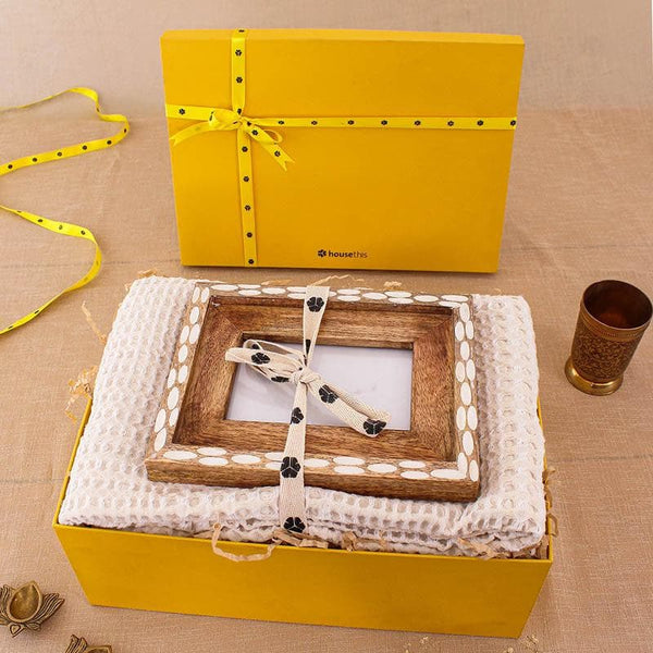 Buy Evie Photoframe & Throw Gift Box Online in India | Gift Box on Vaaree