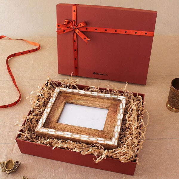 Buy Sculli Wooden Photo Frame Gift Box Online in India | Gift Box on Vaaree