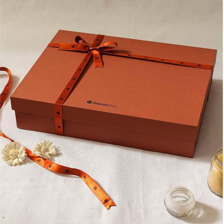Buy Mango Mania Bedding Gift Box (Rust) - Set Of Three at Vaaree online | Beautiful Gift Box to choose from