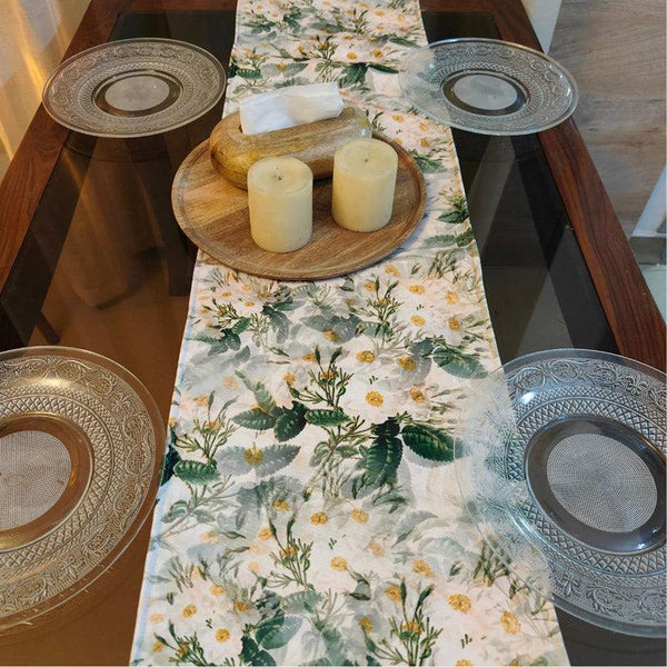 Buy Yira Garden Table Runner Table Runner from Vaaree