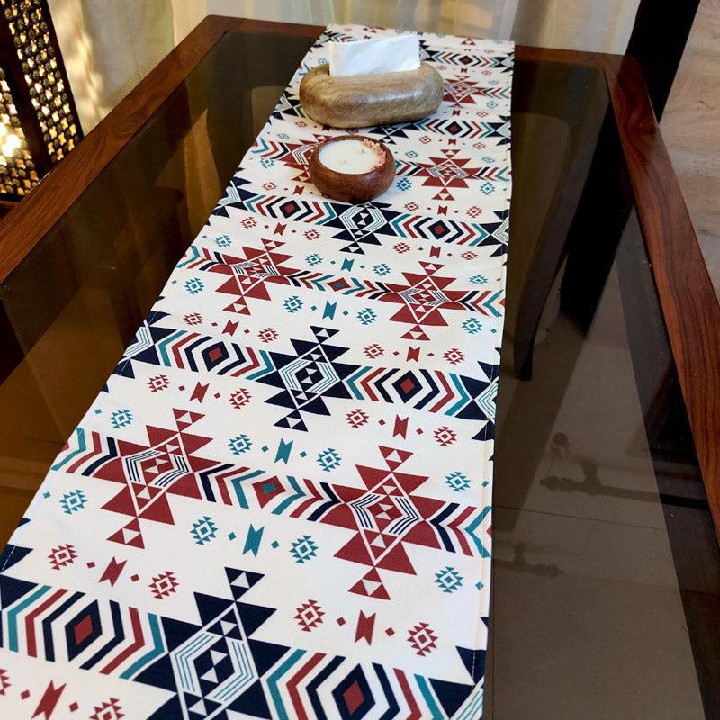 Buy Nita Geometric Table Runner Table Runner from Vaaree