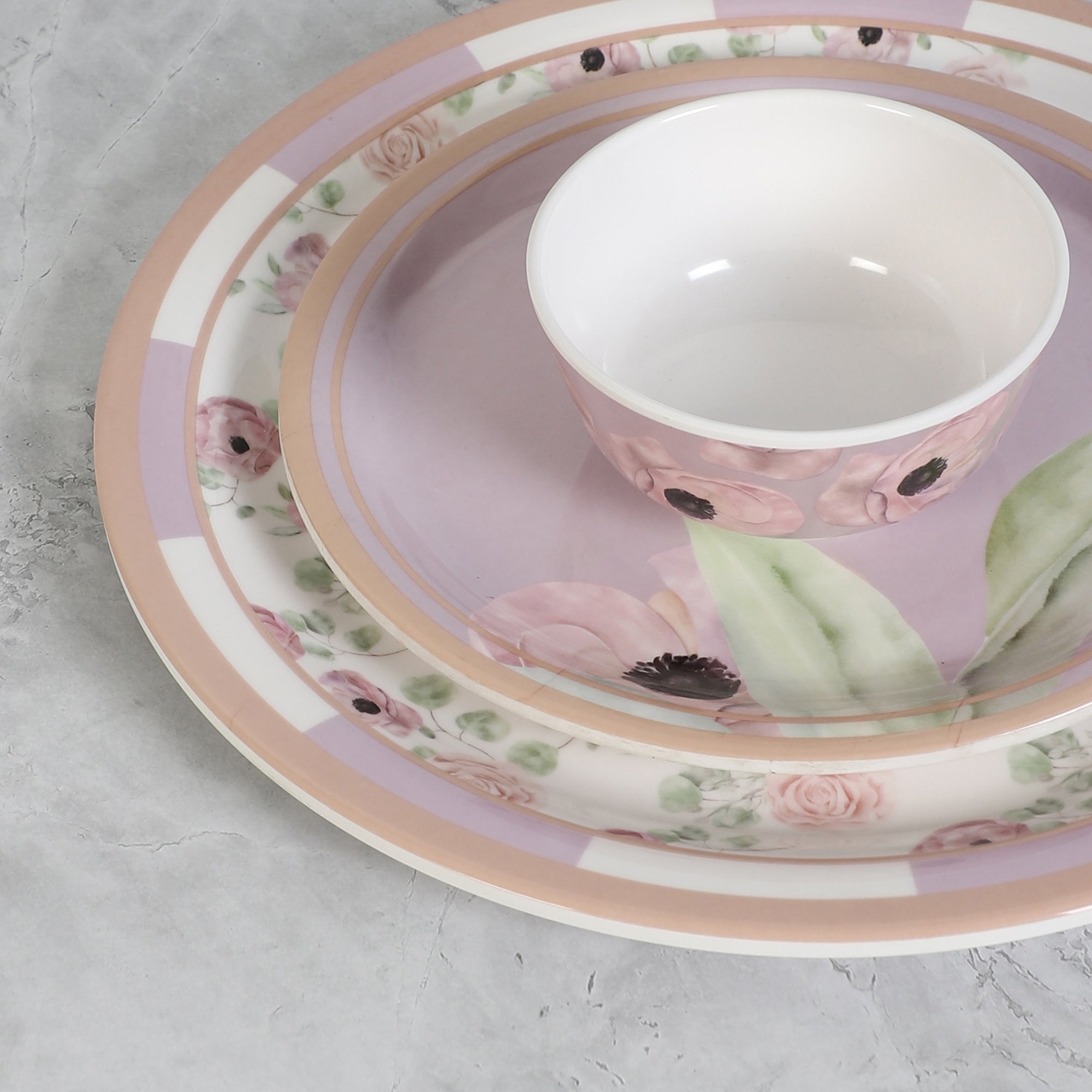 Buy Daisy Delve Dinner Set - 31 Piece Set Dinner Set from Vaaree