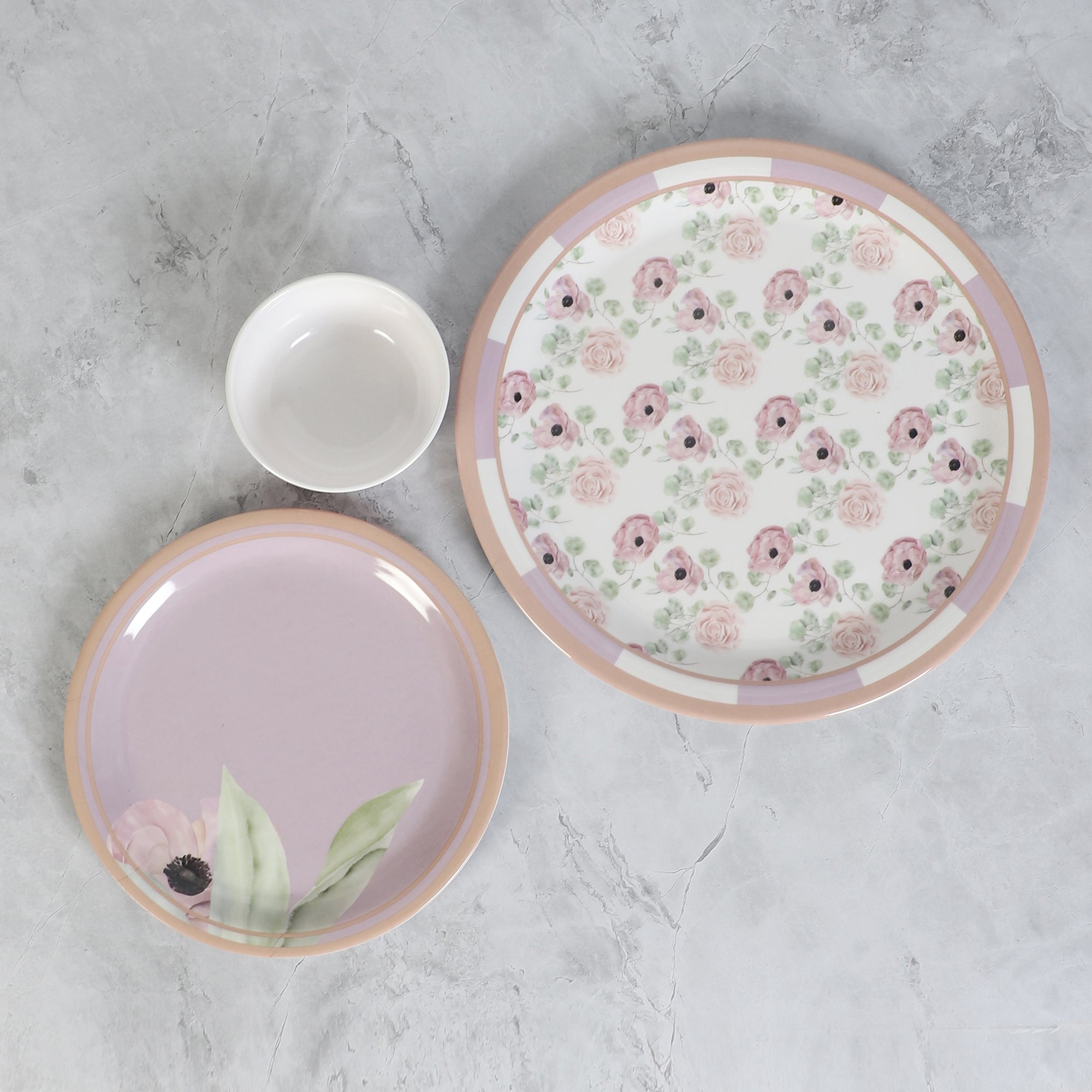 Buy Daisy Delve Dinner Set - 31 Piece Set Dinner Set from Vaaree