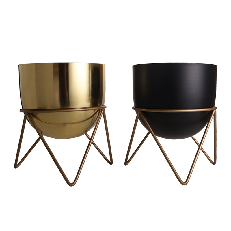 Buy Nuksa Zig Zag Planter (Gold & Black) - Set Of Two Pots & Planters from Vaaree