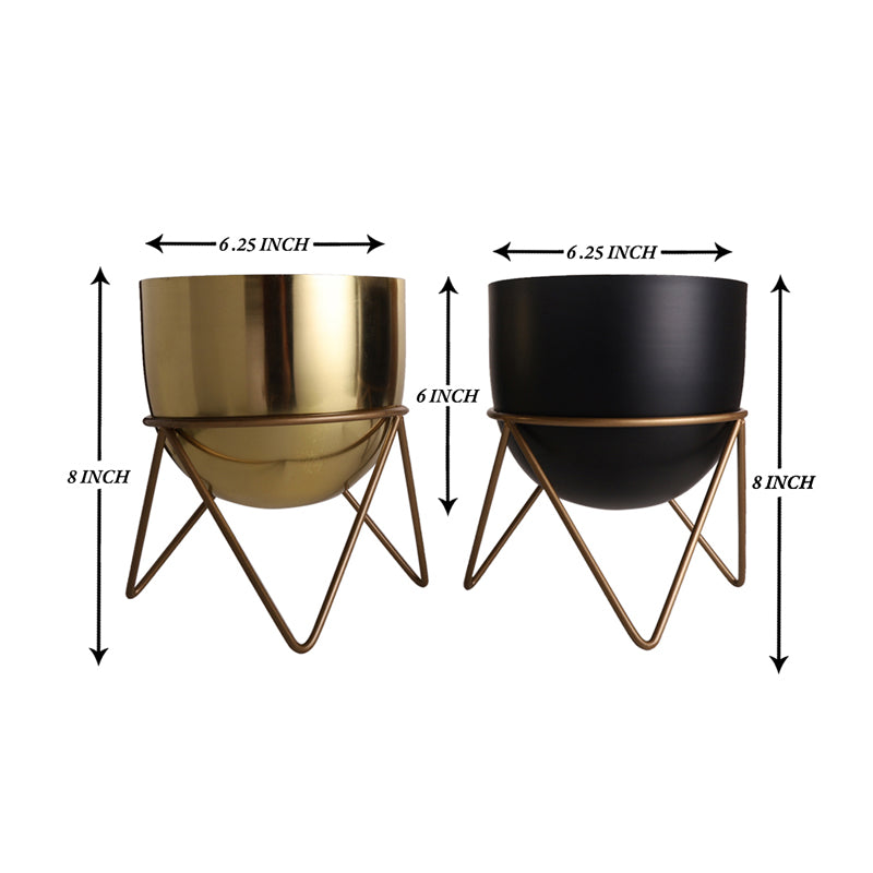 Buy Nuksa Zig Zag Planter (Gold & Black) - Set Of Two Pots & Planters from Vaaree