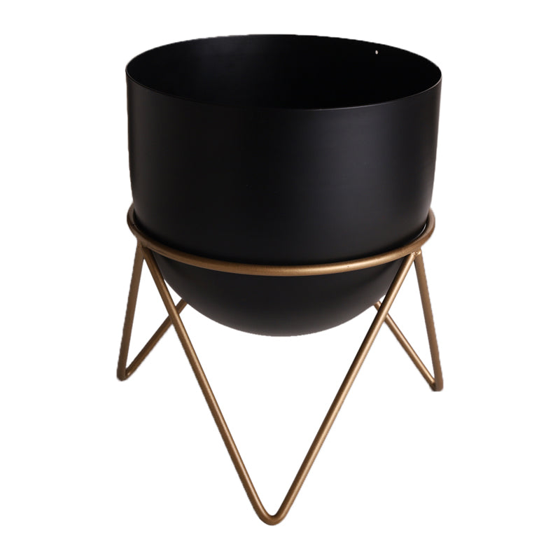 Buy Nuksa Zig Zag Planter - Black Pots & Planters from Vaaree