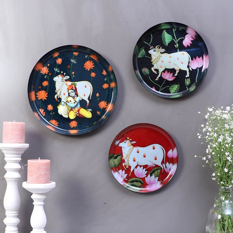 Buy Sacred Nandi Bloom Wall Plate - Set Of Three Wall Plates from Vaaree