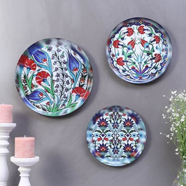 Buy Herola Wall Plate - Set Of Three Wall Plates from Vaaree