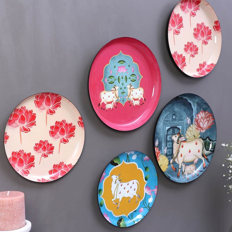 Buy Nandi Beauty Wall Plate - Set Of Five Wall Plates from Vaaree