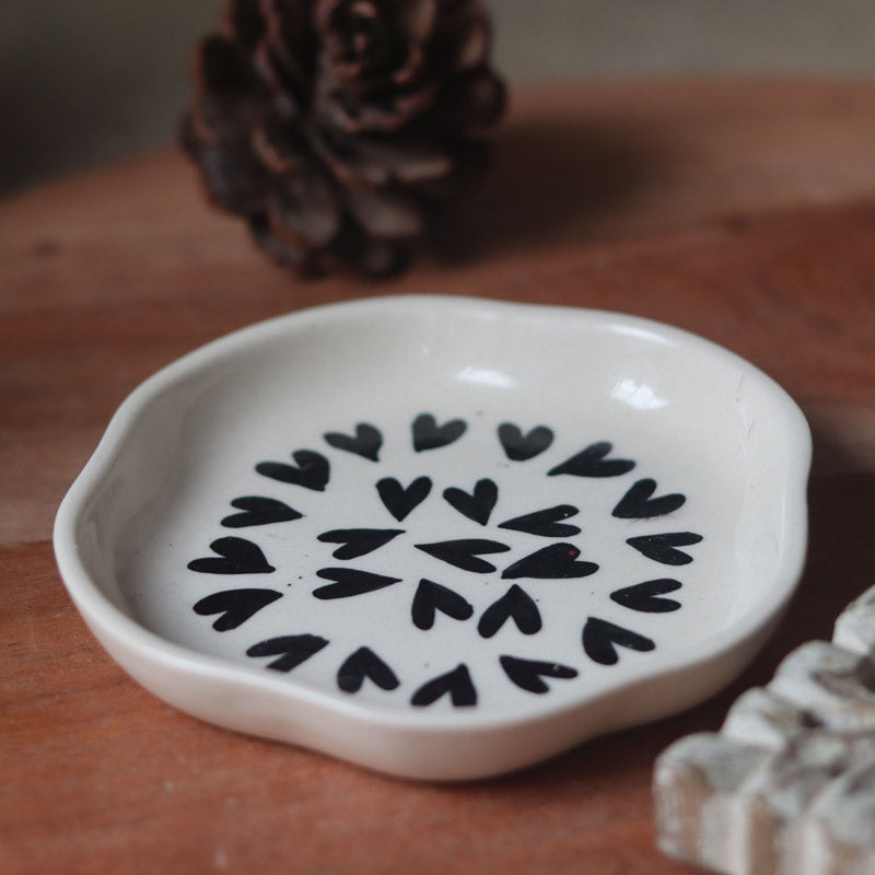 Buy Shema Ceramic Platter Platter from Vaaree