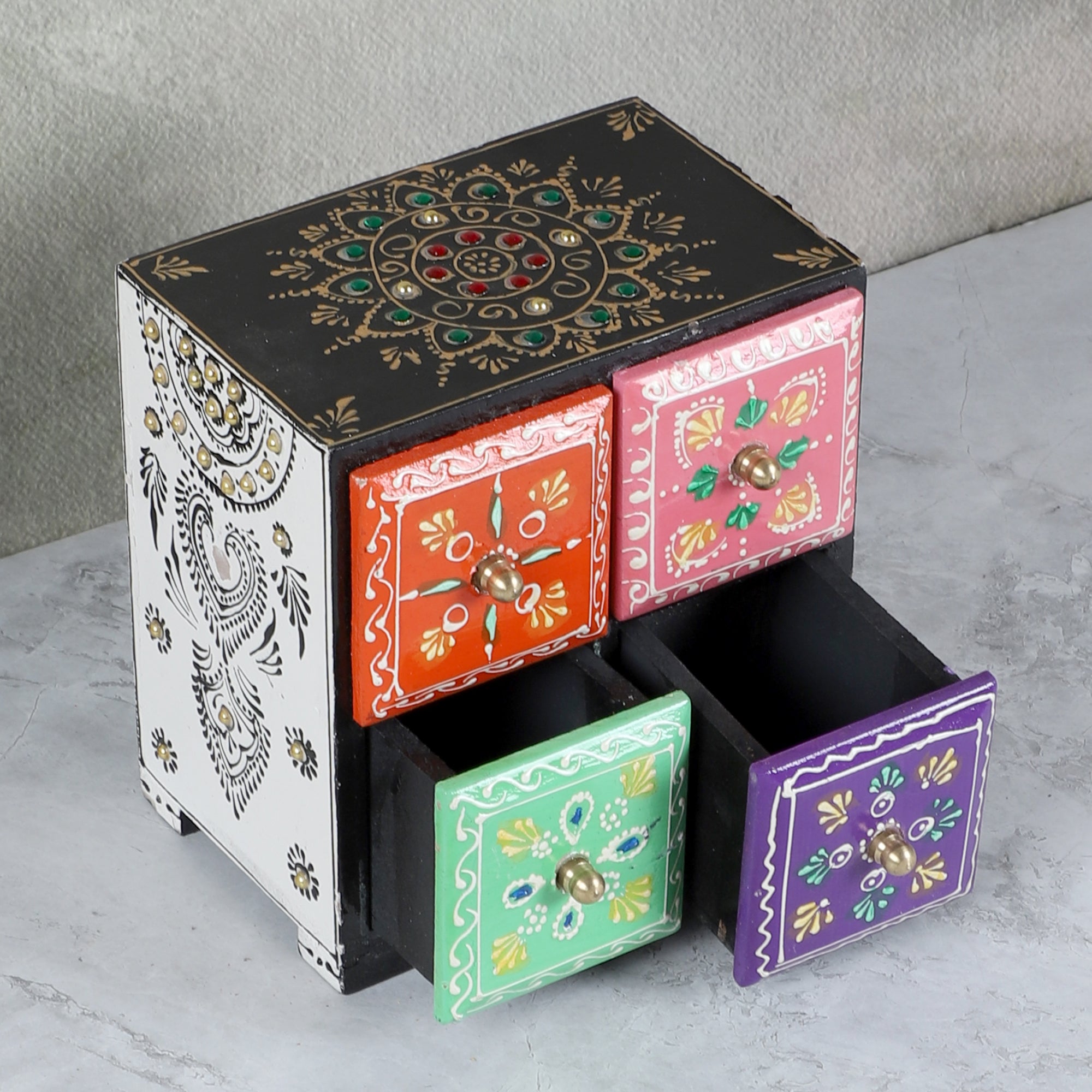 Buy Upsa Handpainted Jewellery Organizer Jewelbox from Vaaree