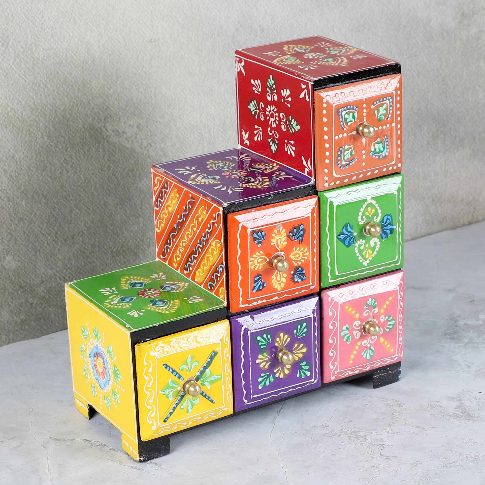 Buy Jillae Handpainted Jewellery Organizer Jewelbox from Vaaree